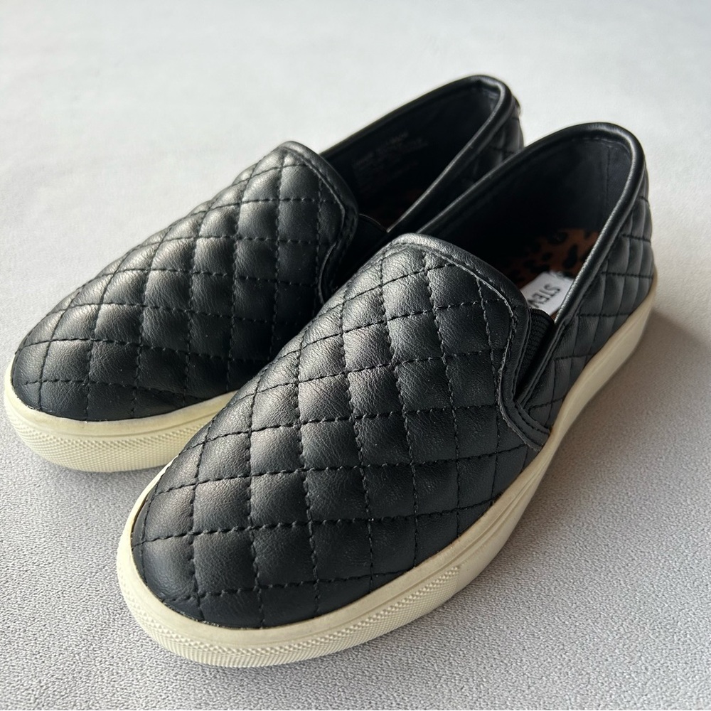 Steve Madden ~ Quilted Slip On Sneaker ~ Kids Size 1